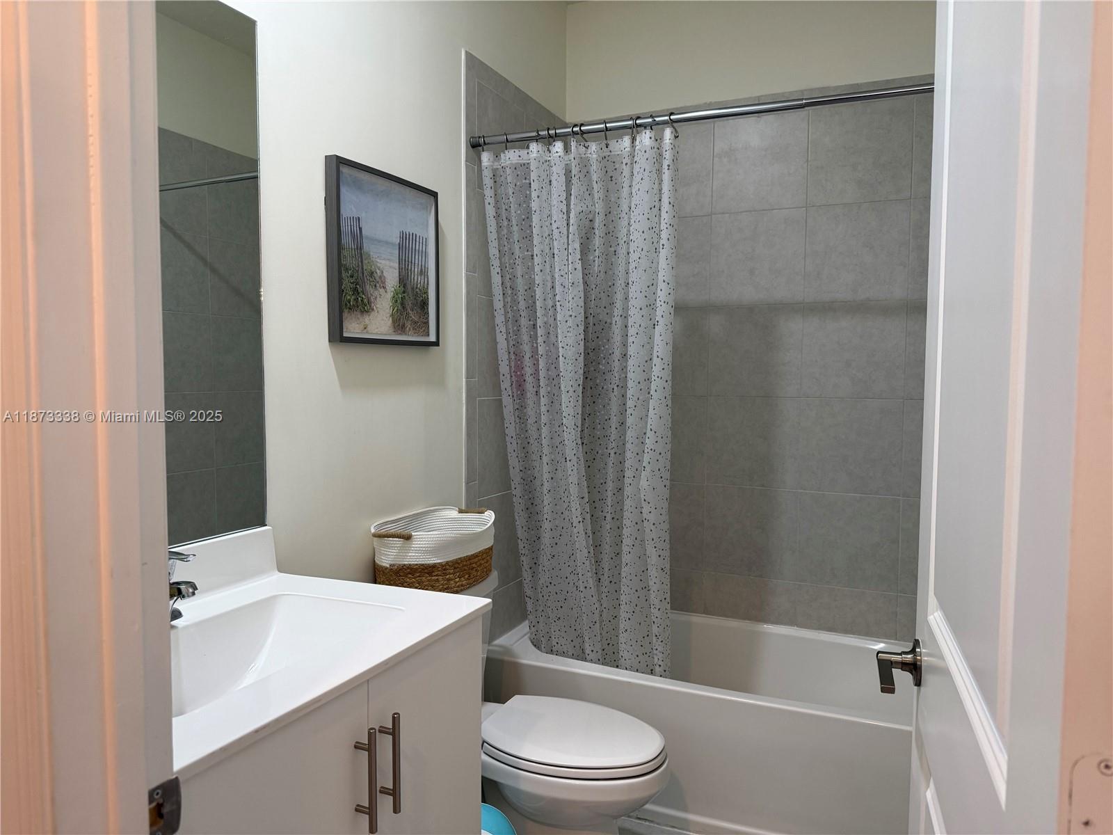 AQUABELLA NORTH - Residential