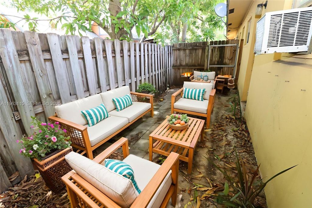 Photo of 1341 NE 5th Ter #1, Fort Lauderdale, FL 33304 (MLS # A11963115)