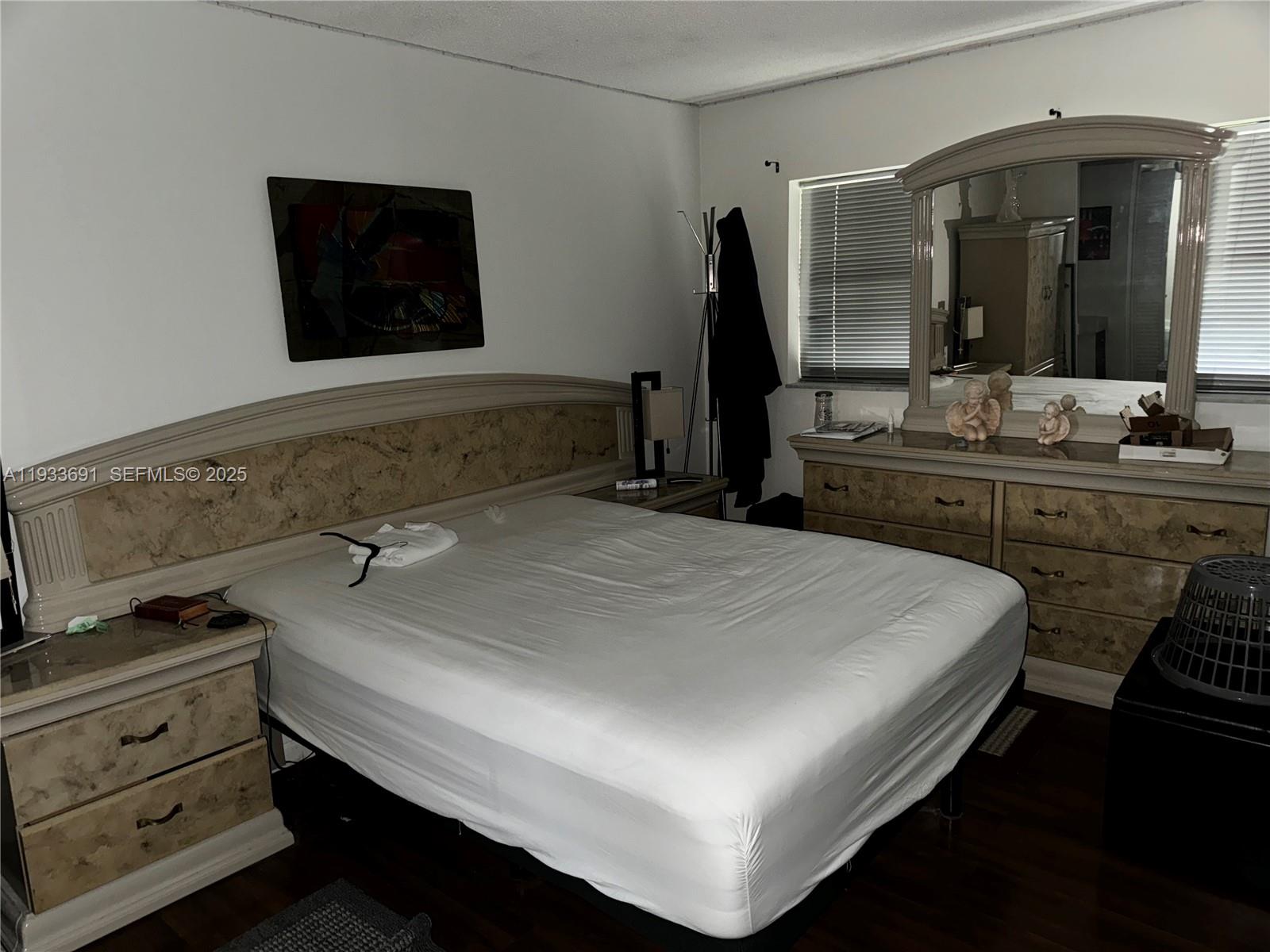 950 Hillcrest Dr 411