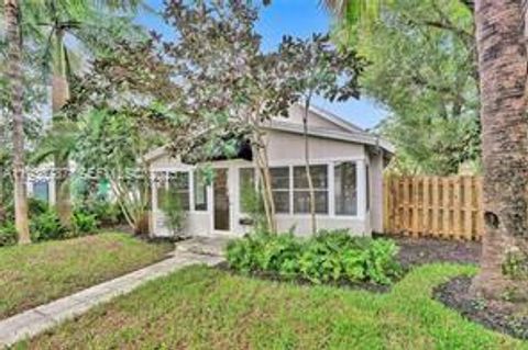 605 SW 6th Ave Fort Lauderdale FL 33315