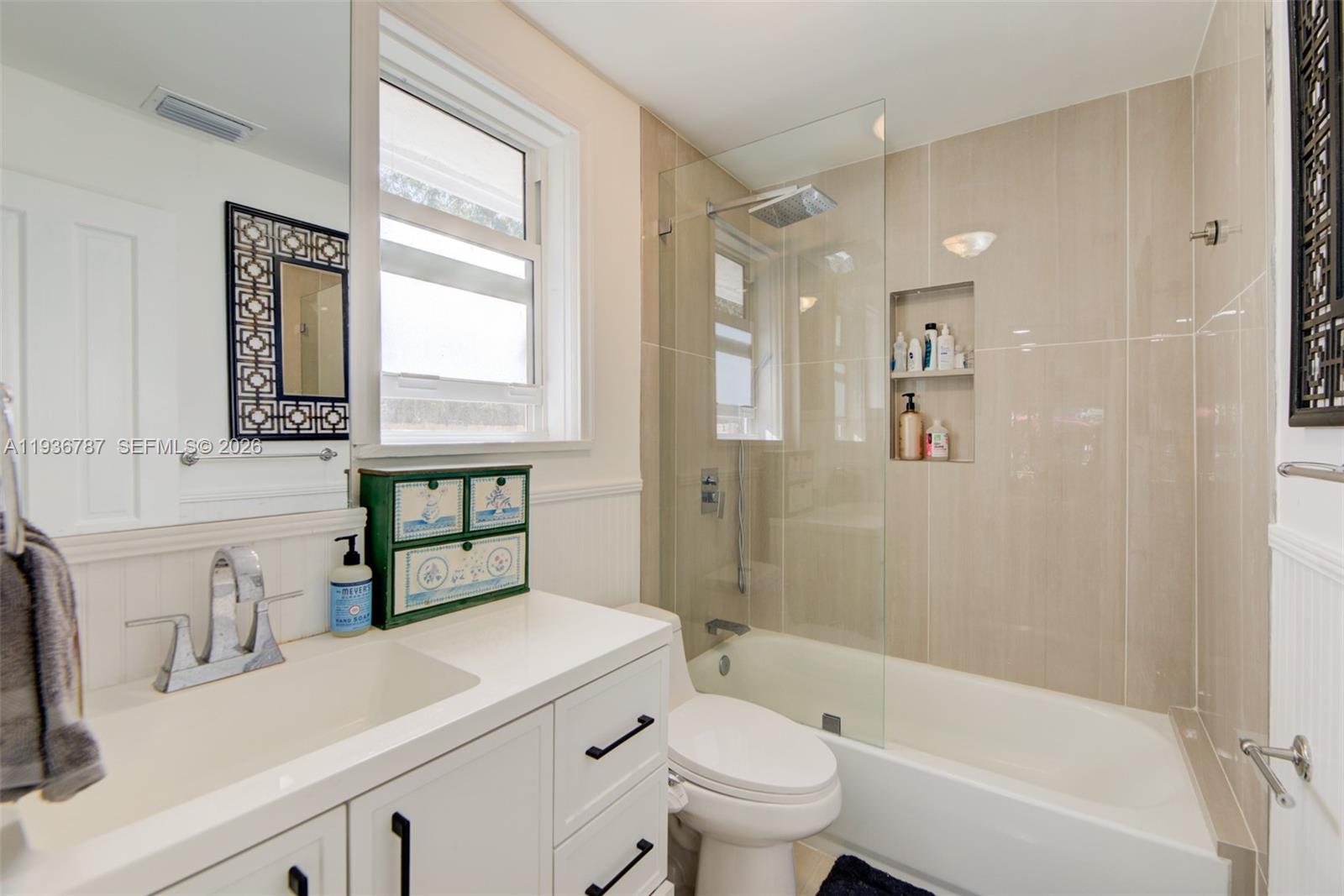 MRS ELVA A TRUAX - Residential