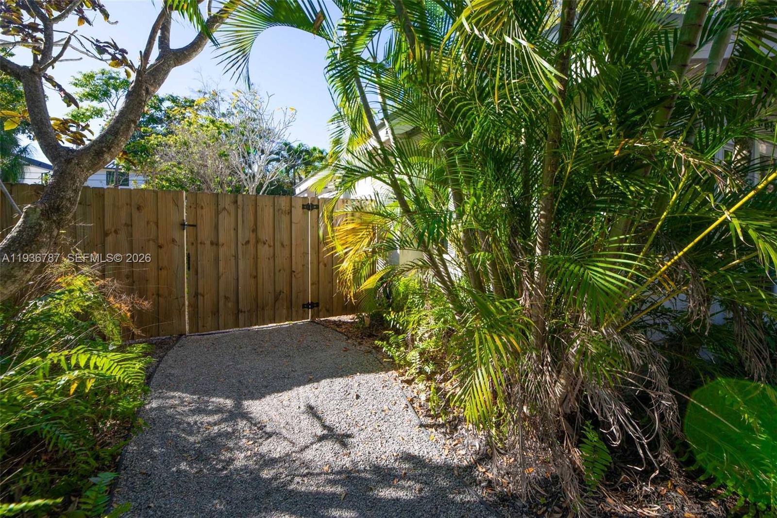 MRS ELVA A TRUAX - Residential