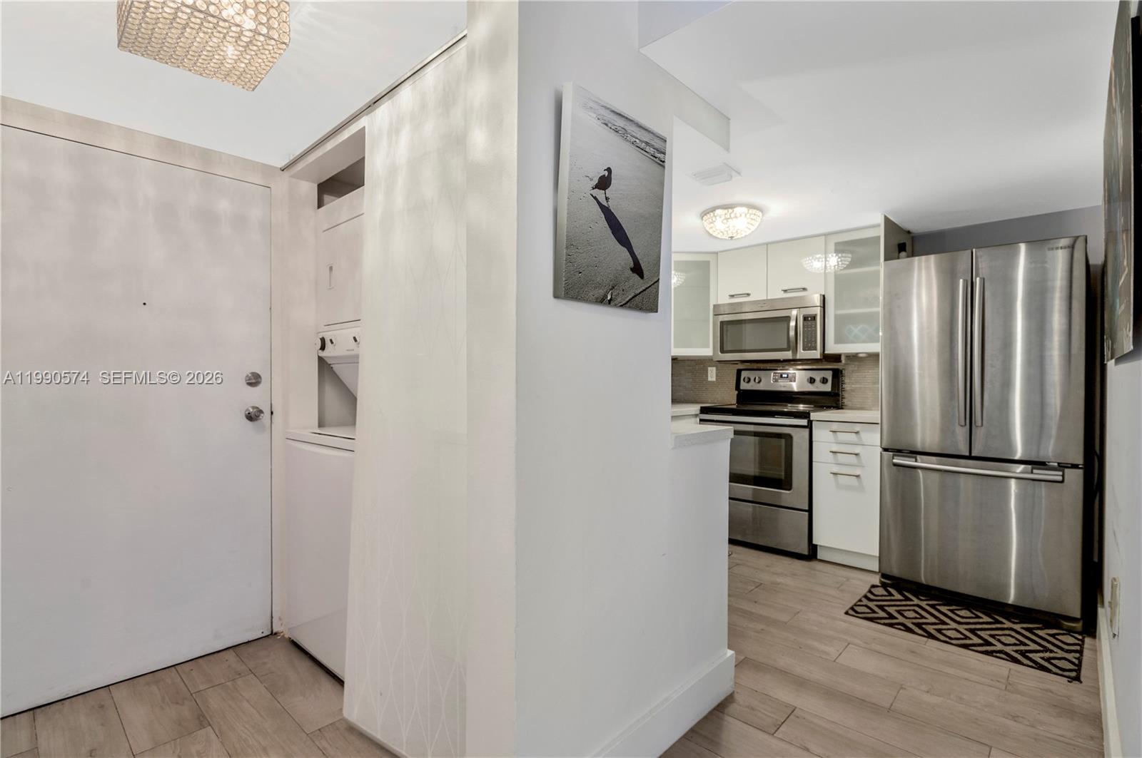 2600 Collins Ave 204