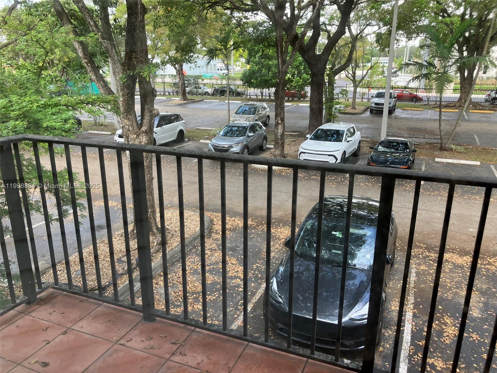 COURTYARDS AT KENDALL CON - Residential Lease