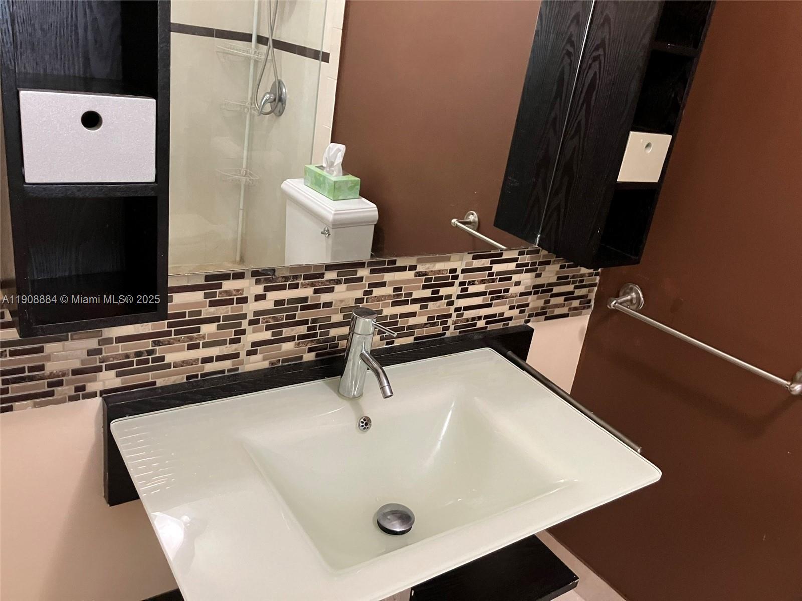 COURTYARDS AT KENDALL CON - Residential Lease