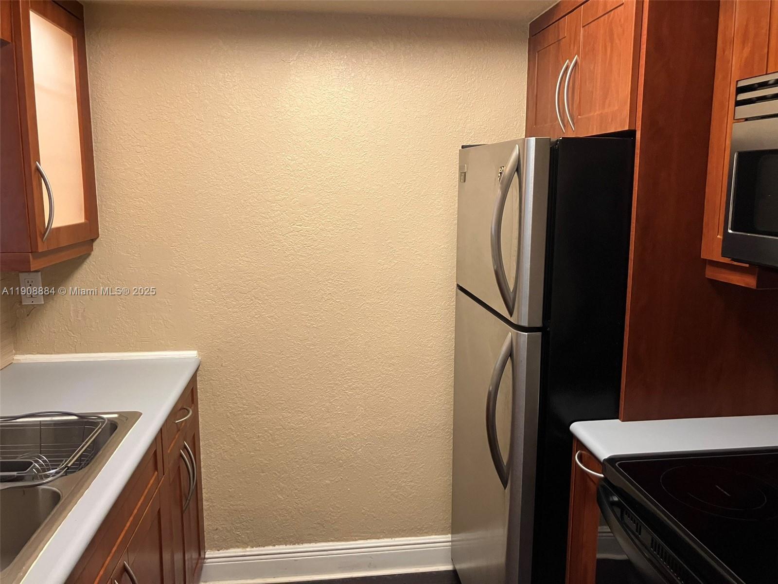 COURTYARDS AT KENDALL CON - Residential Lease