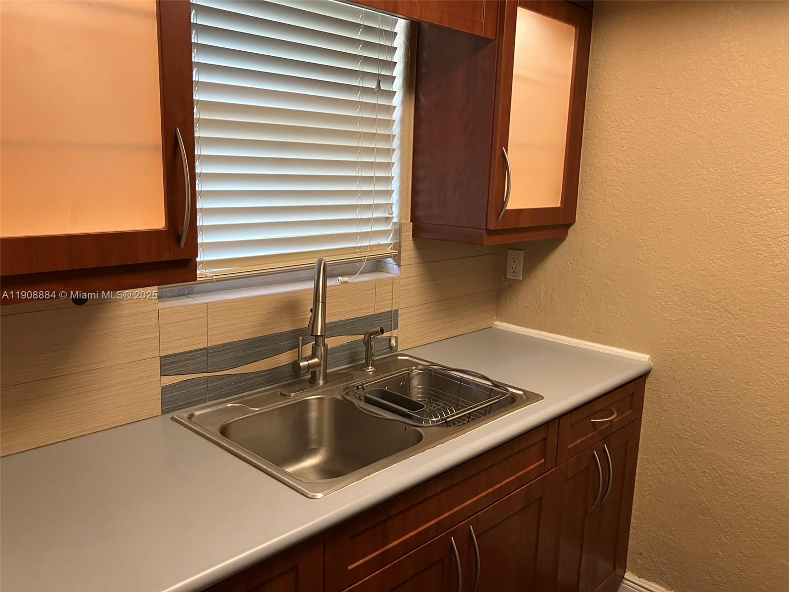 COURTYARDS AT KENDALL CON - Residential Lease