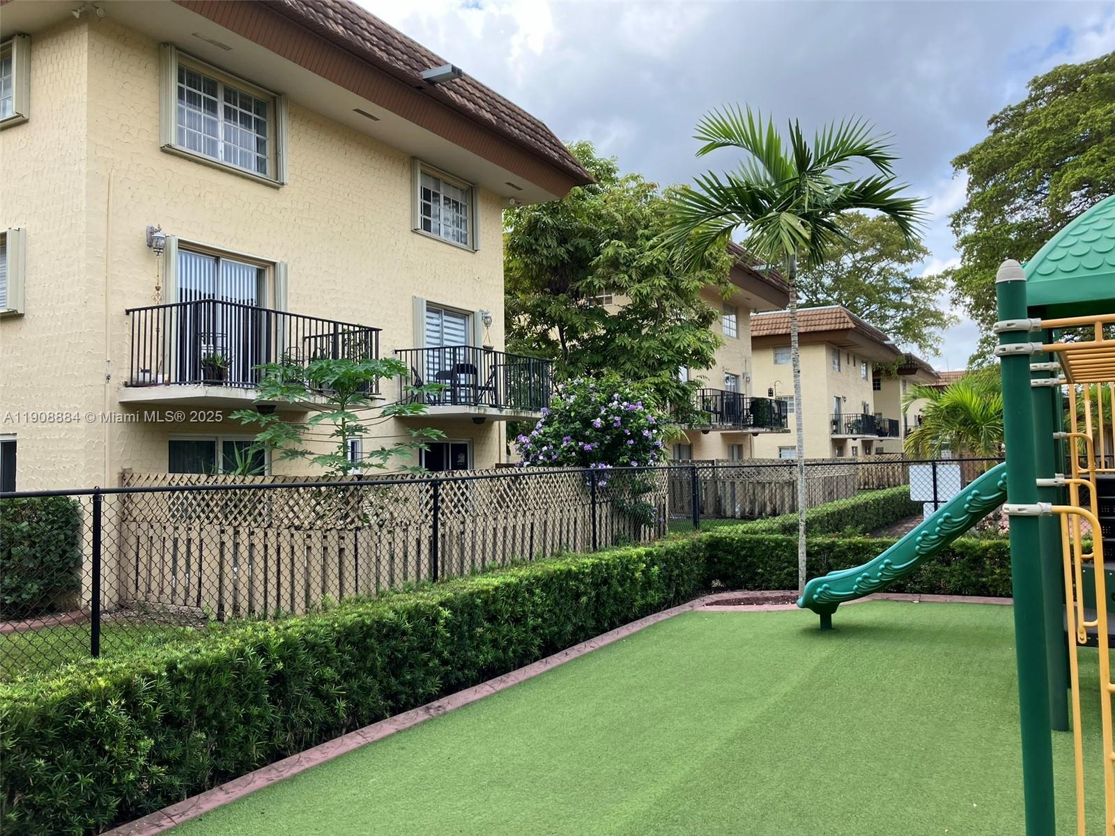 COURTYARDS AT KENDALL CON - Residential Lease