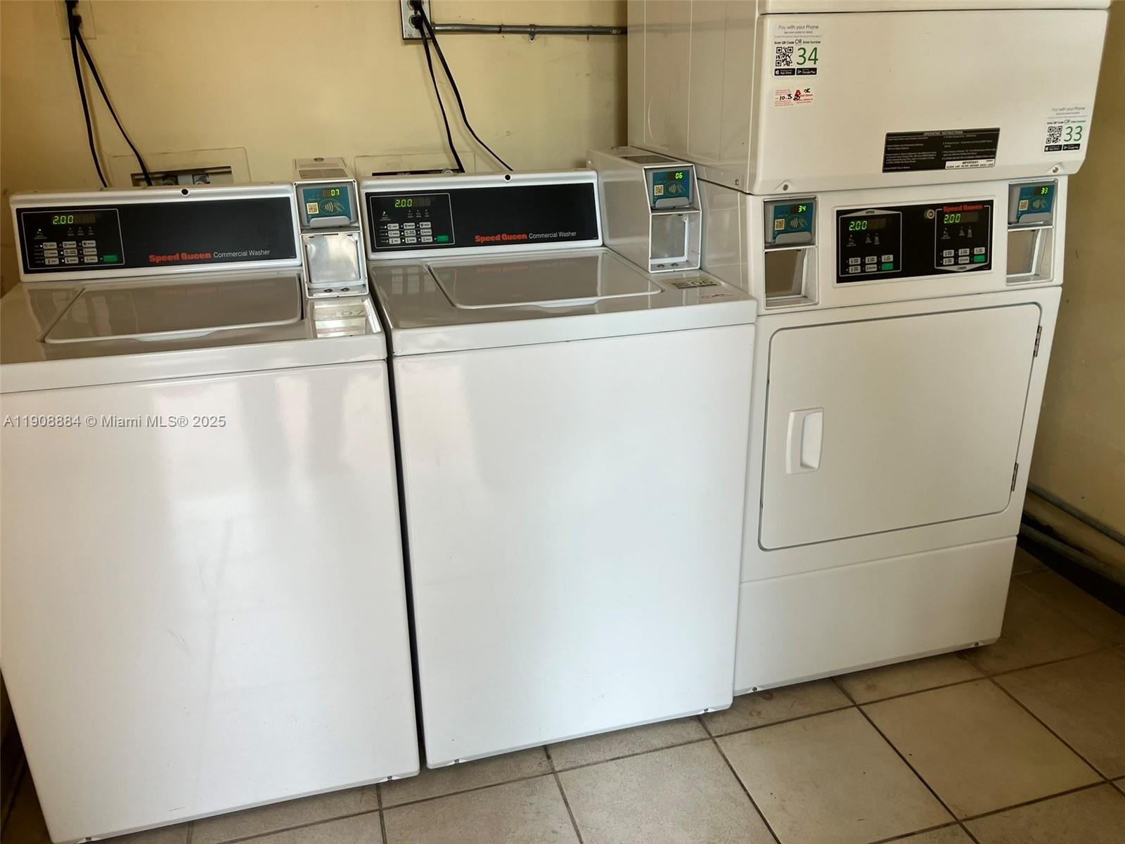 COURTYARDS AT KENDALL CON - Residential Lease