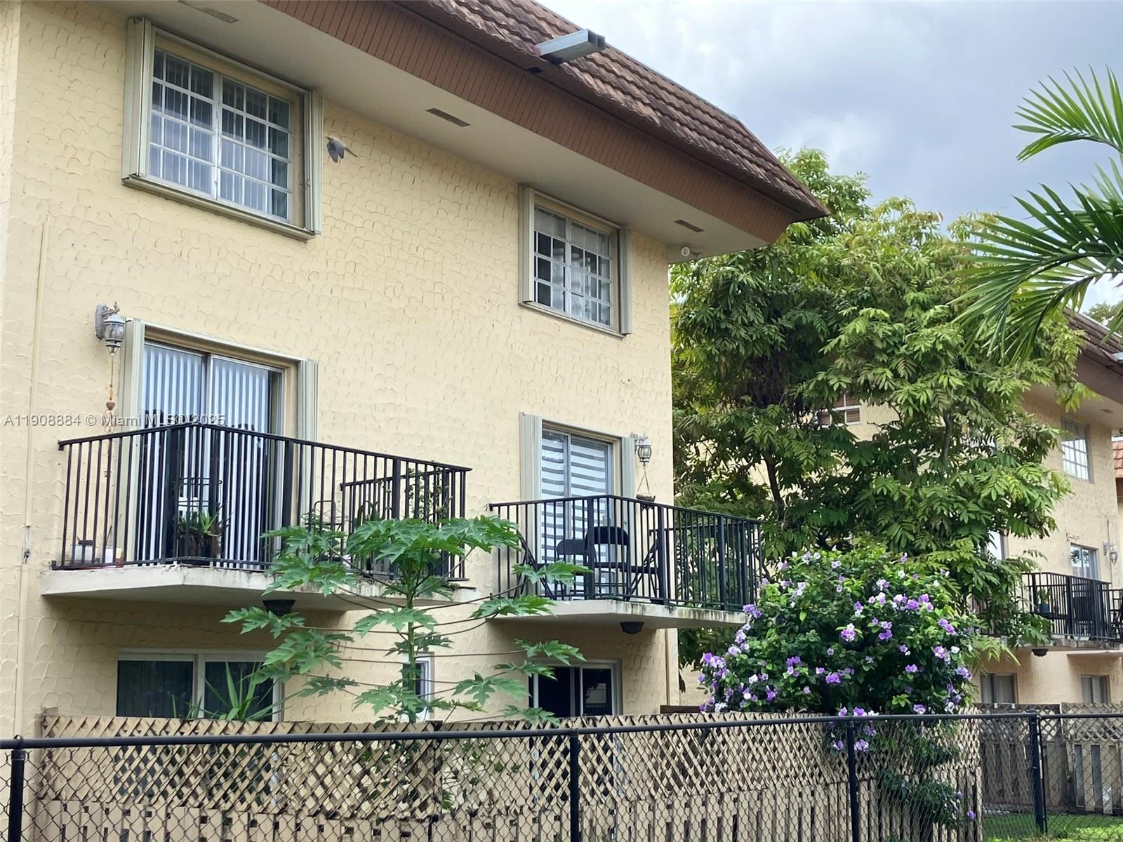 COURTYARDS AT KENDALL CON - Residential Lease