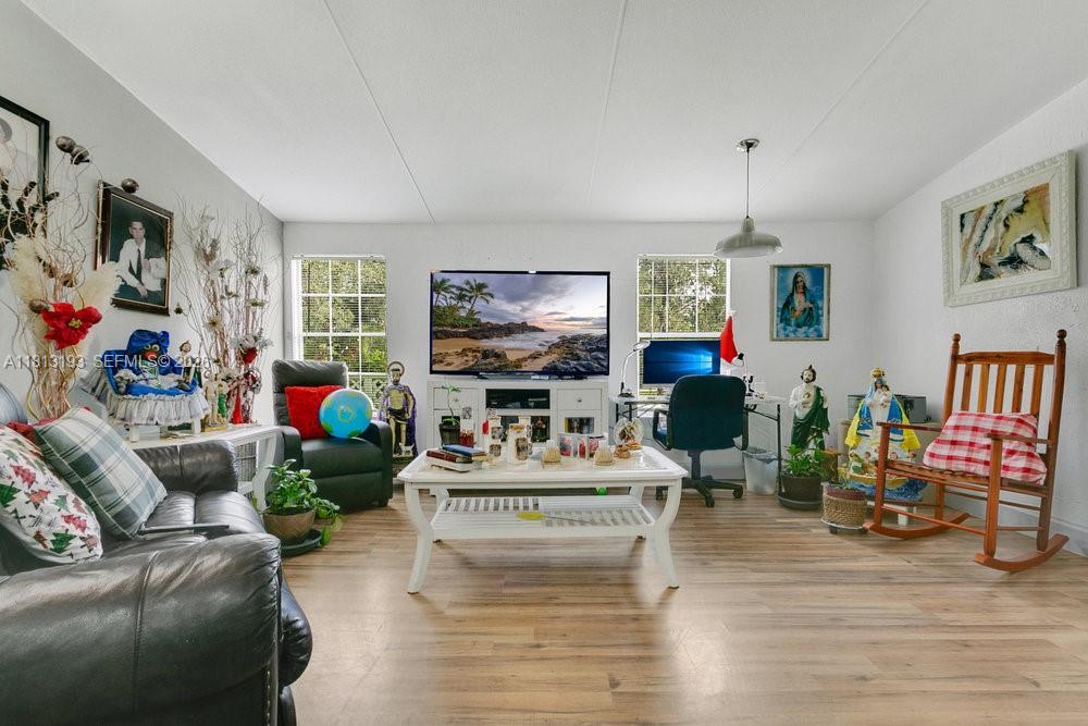 WILLISTON HLNDS - Residential