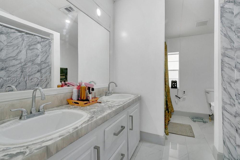 WILLISTON HLNDS - Residential