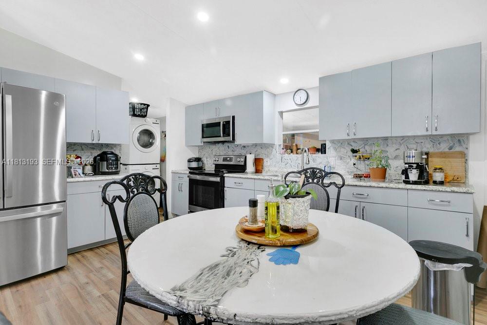 WILLISTON HLNDS - Residential