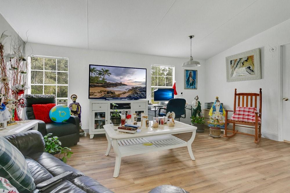 WILLISTON HLNDS - Residential