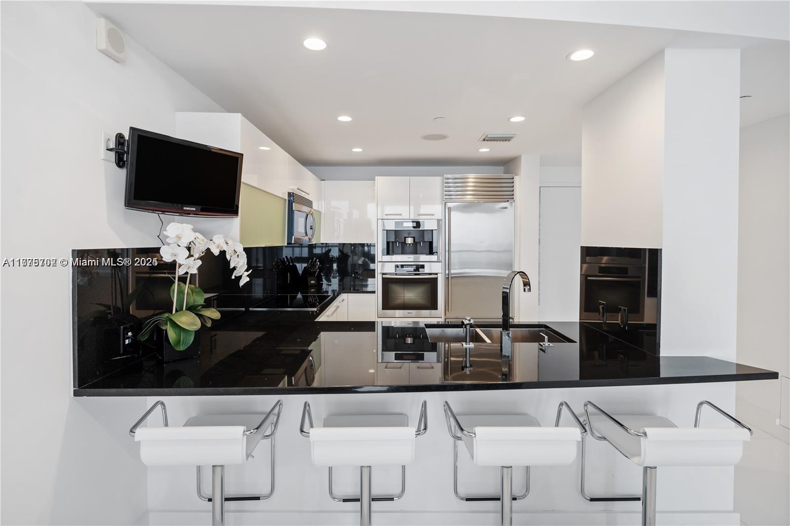 JADE OCEAN CONDO - Residential