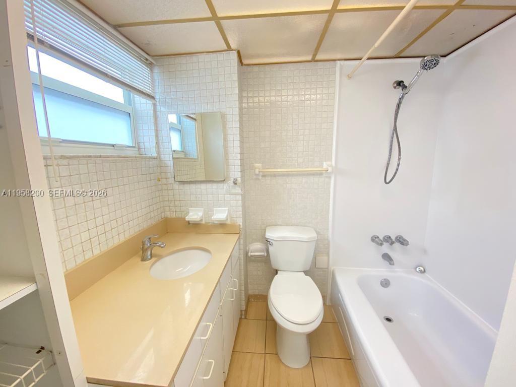 801 MERIDIAN AVE CONDO AP - Residential Lease