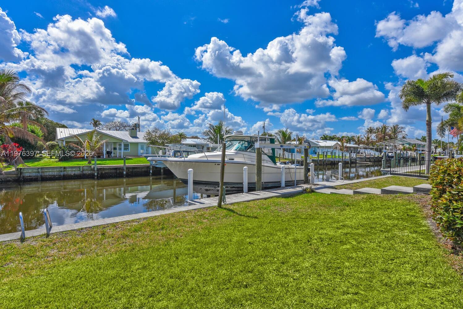 LIGHTHOUSE POINT - Residential