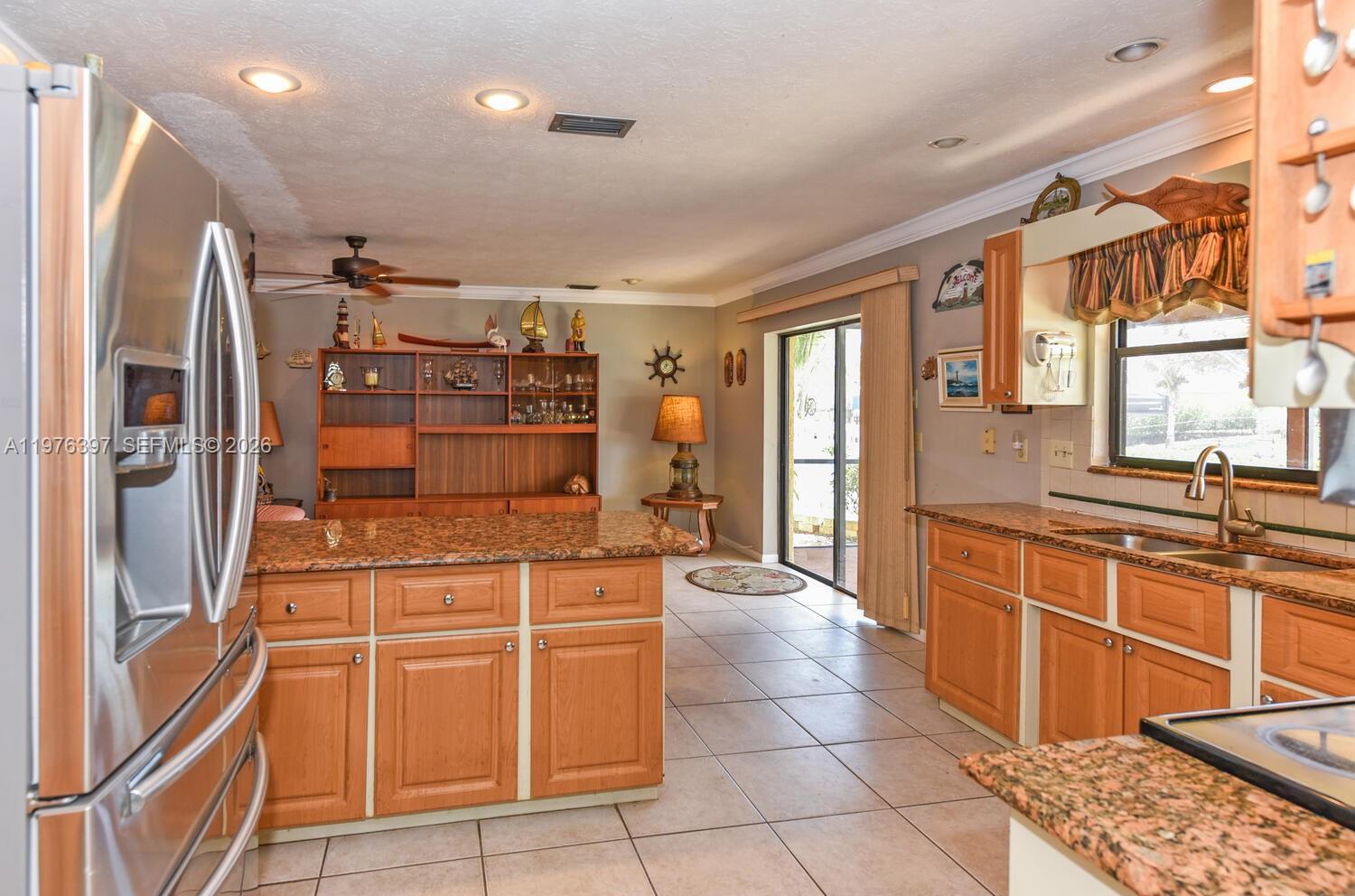 LIGHTHOUSE POINT - Residential