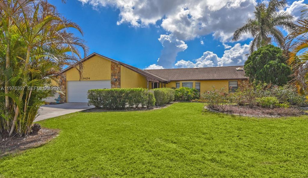 Photo of 1424 SW Egret Way, Palm City, FL 34990 (MLS # A11976397)