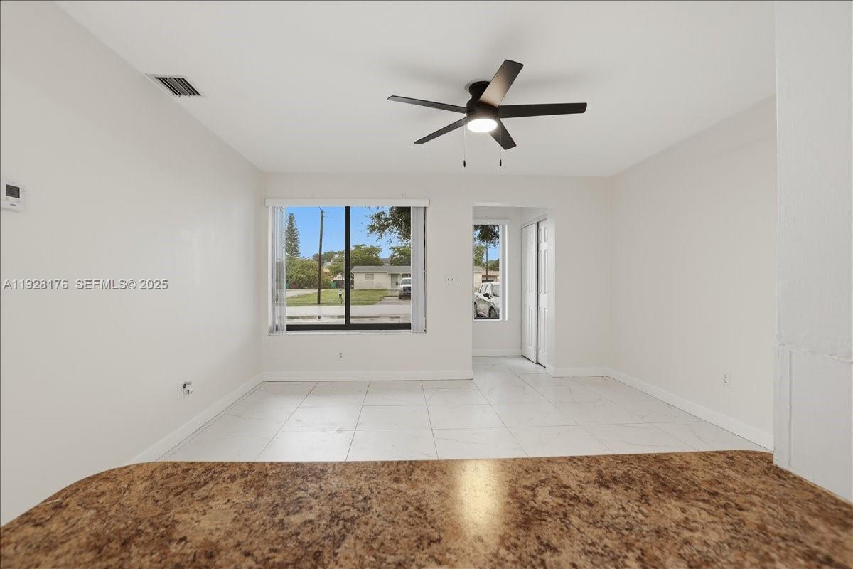 EVERGLADES PARK - Residential Lease