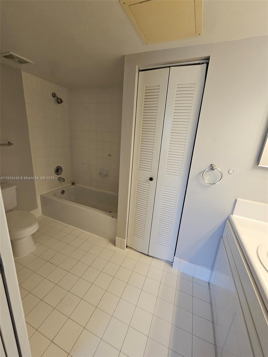 ST ANDREWS AT BOYNTON BEA - Residential Lease