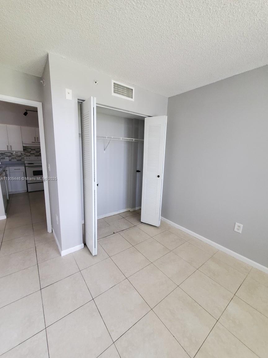 ST ANDREWS AT BOYNTON BEA - Residential Lease