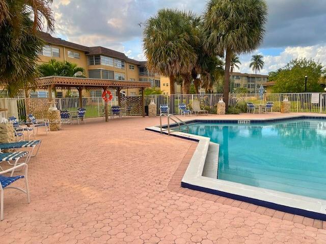 ALLAMANDA GARDENS CONDO I - Residential