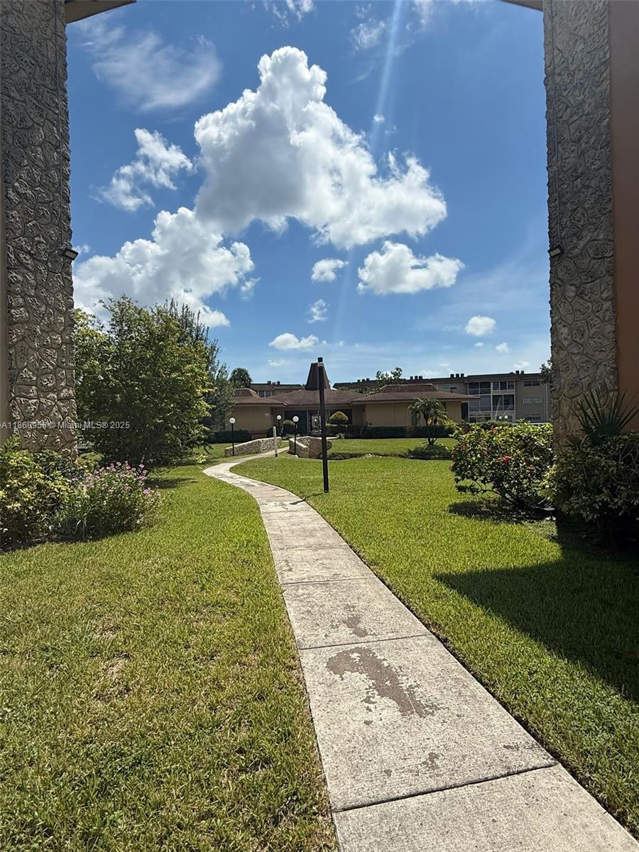 ALLAMANDA GARDENS CONDO I - Residential