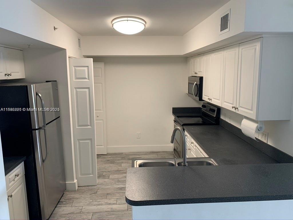 LA VIA CONDO - Residential Lease