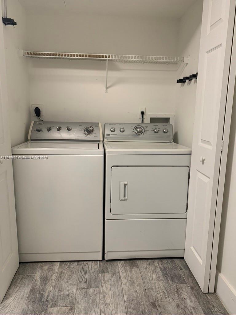 LA VIA CONDO - Residential Lease