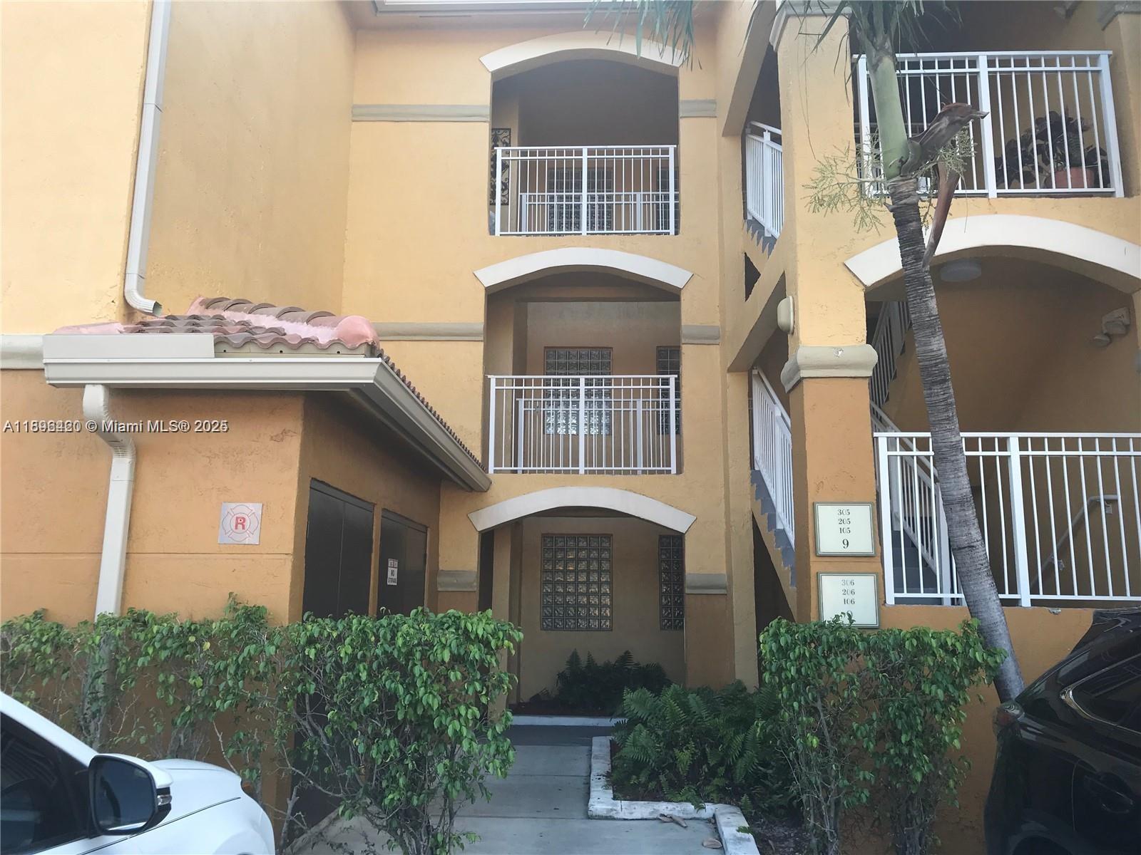 LA VIA CONDO - Residential Lease