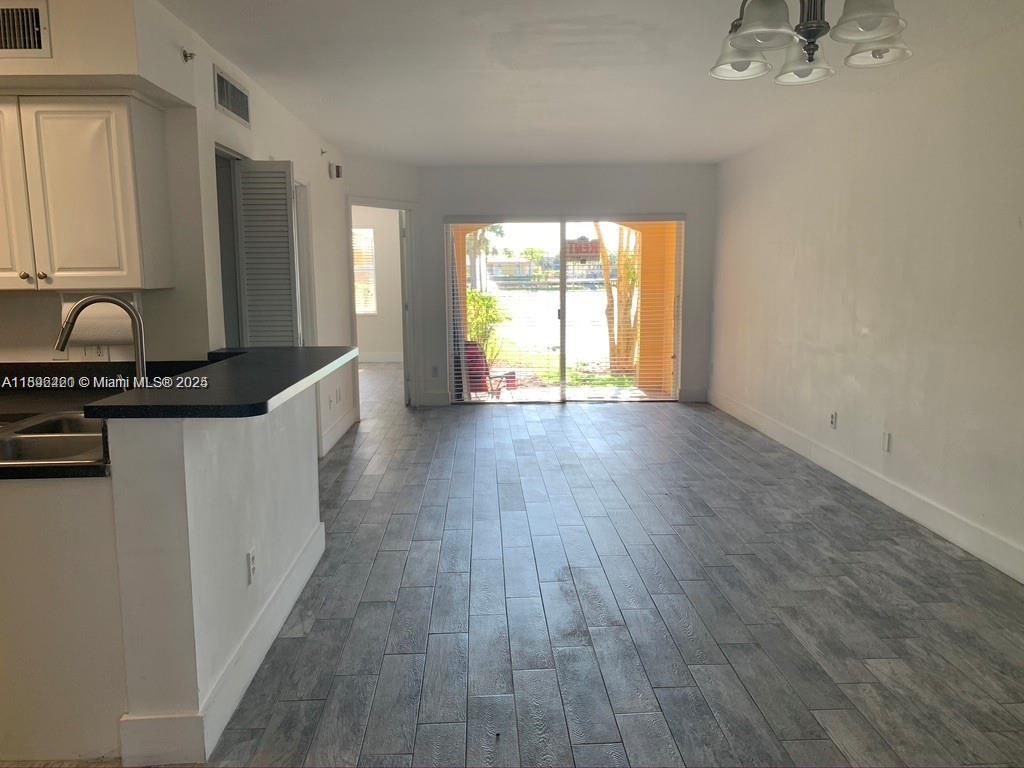 LA VIA CONDO - Residential Lease