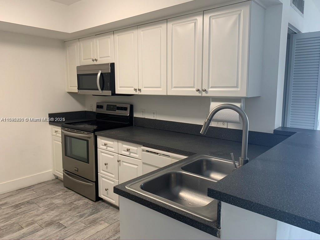 LA VIA CONDO - Residential Lease