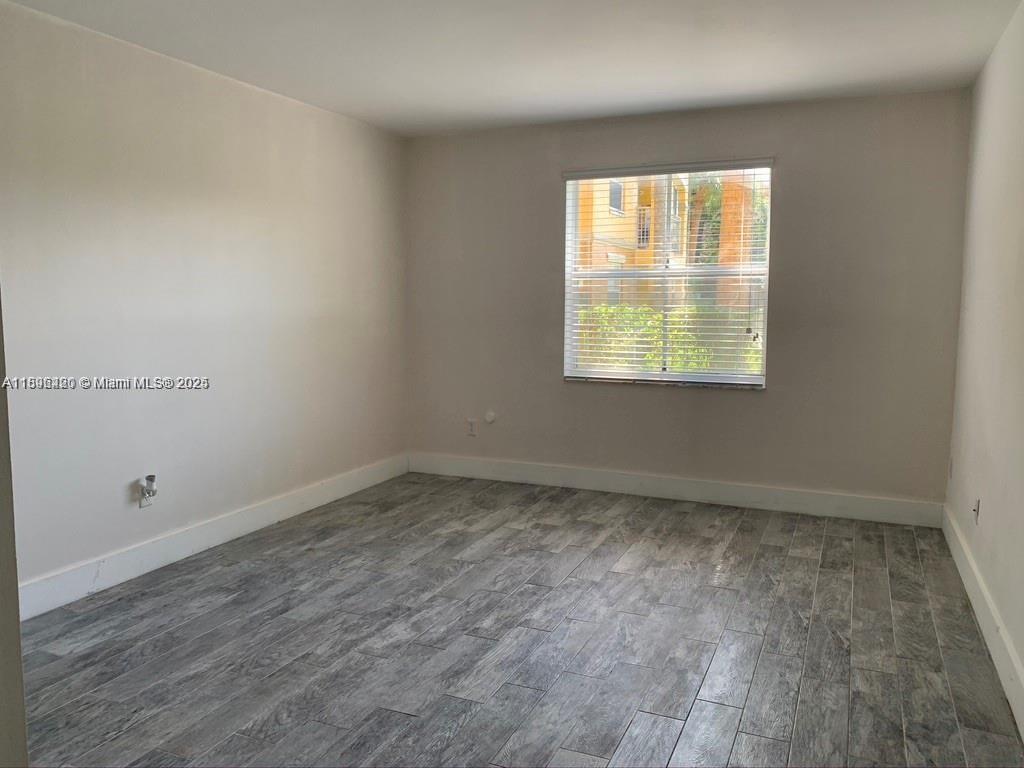 LA VIA CONDO - Residential Lease