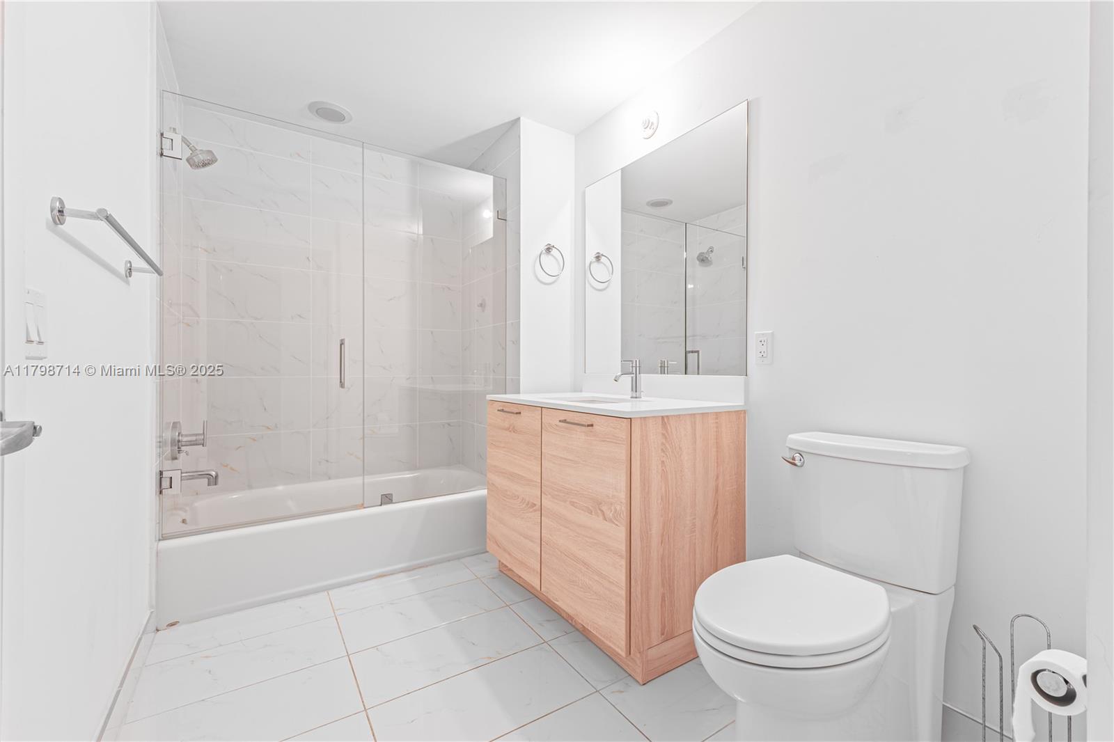 THE HARBOUR NORTH CONDO - Residential