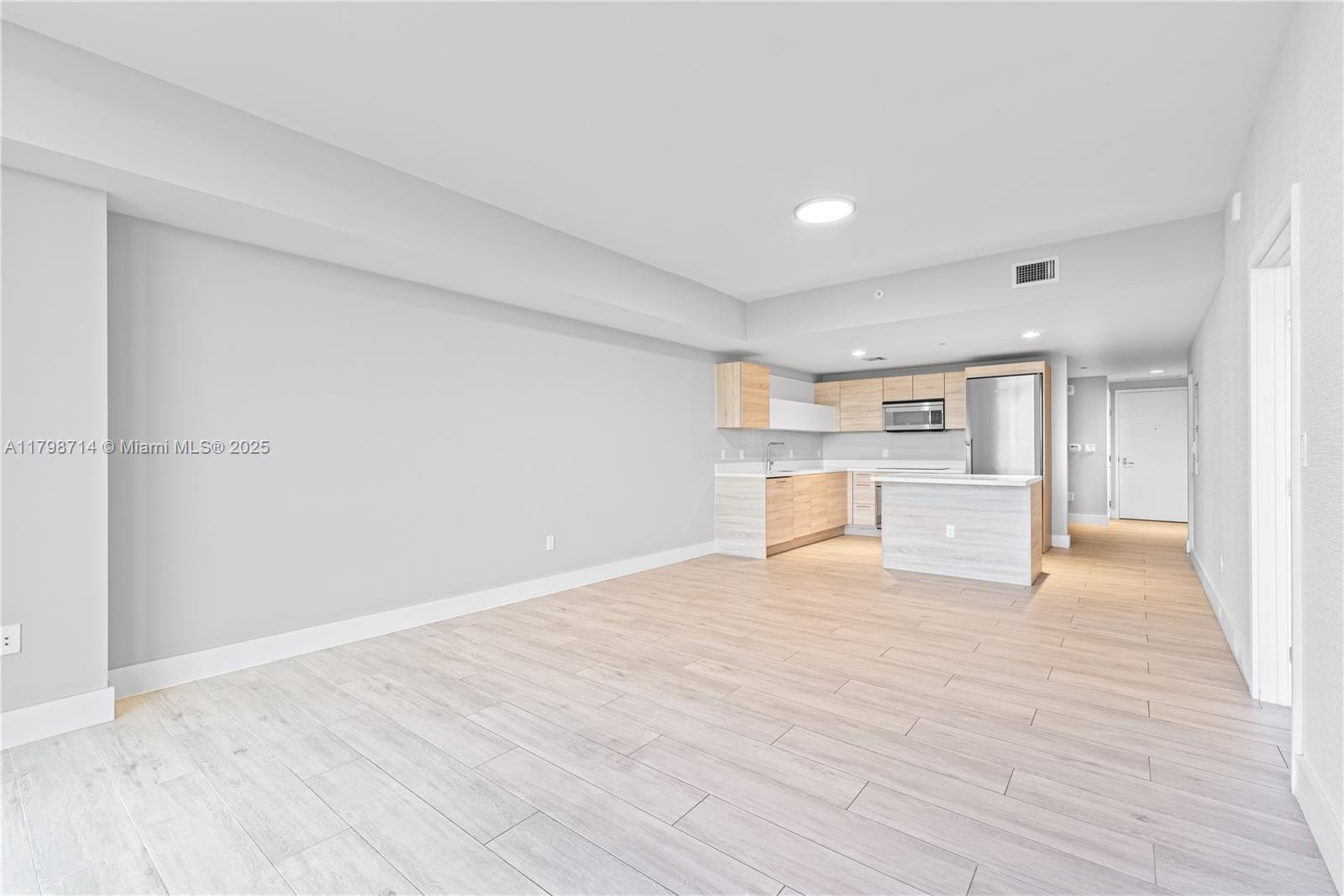 THE HARBOUR NORTH CONDO - Residential