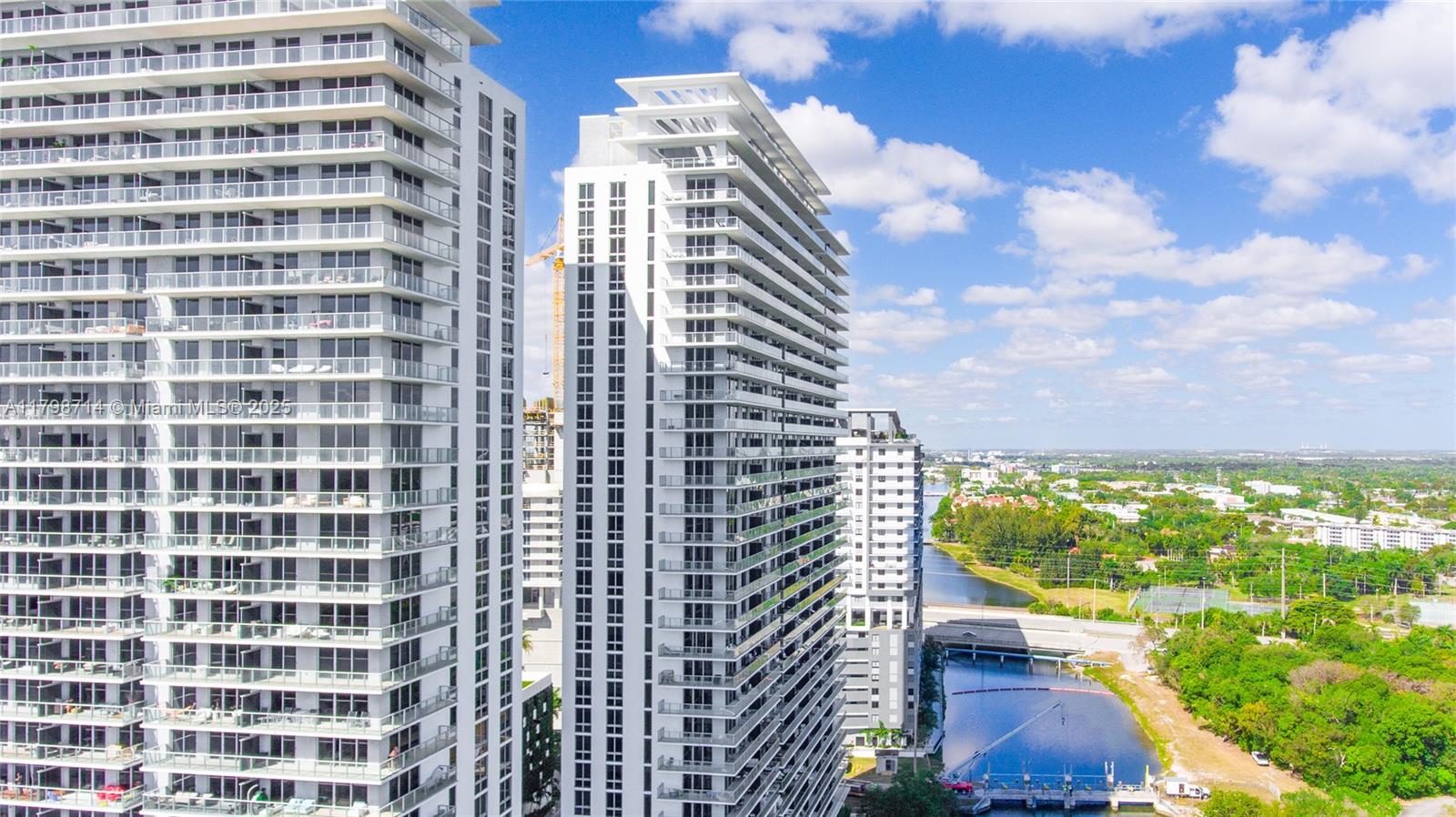 THE HARBOUR NORTH CONDO - Residential