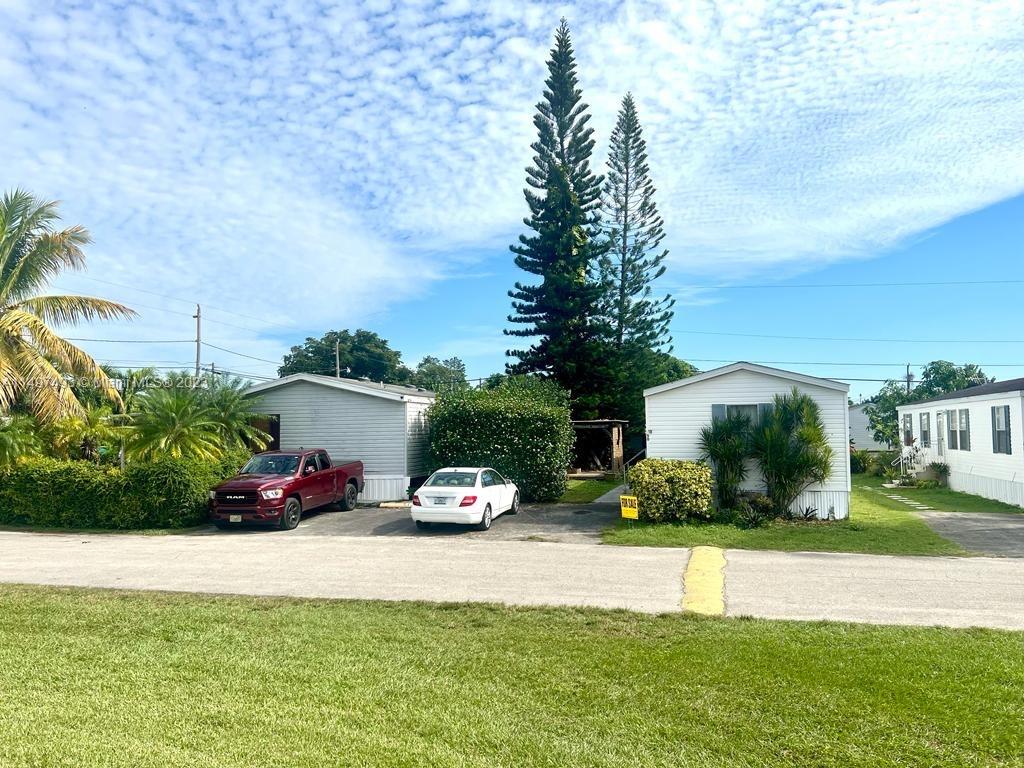17360 Sw 232nd St St, Miami, Broward County, Florida - 3 Bedrooms  
2 Bathrooms - 