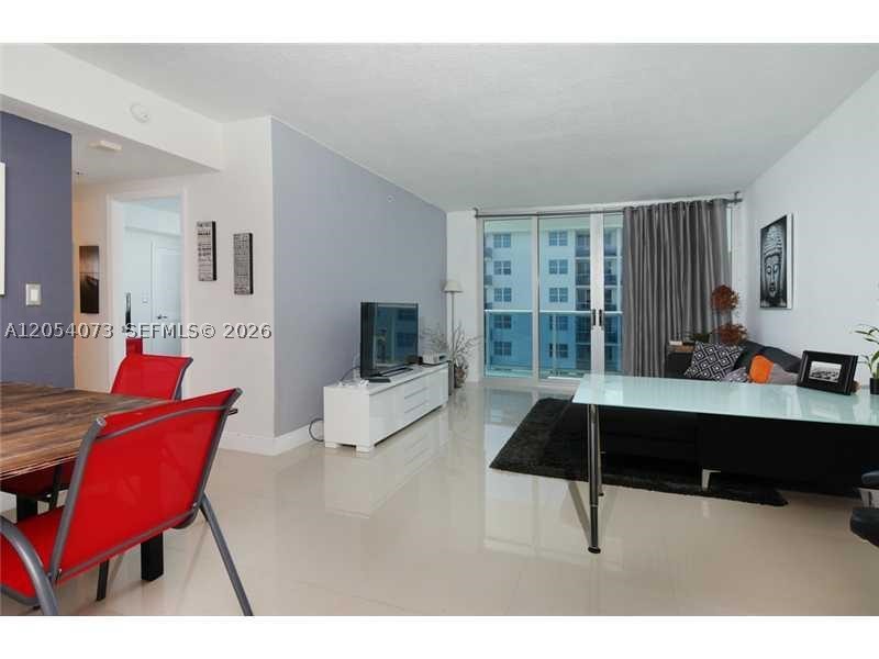7501 E Treasure Dr 8C