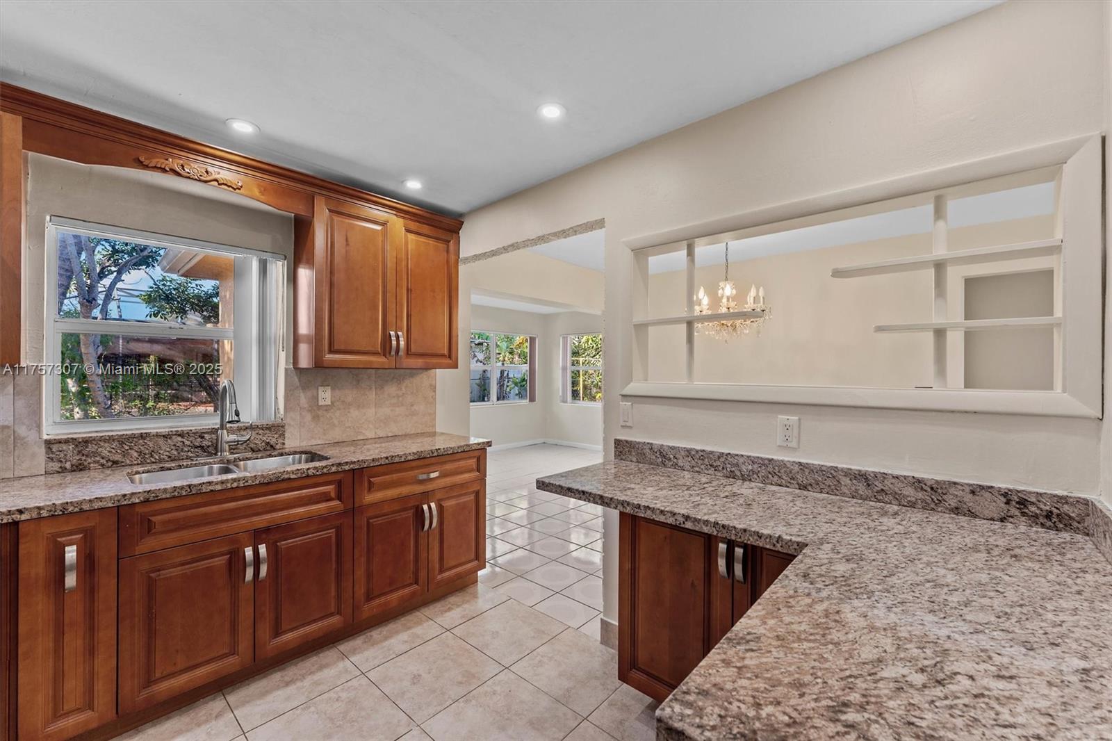 6641 Nw 21st Ct, Sunrise, Miami-Dade County, Florida - 3 Bedrooms  
2 Bathrooms - 