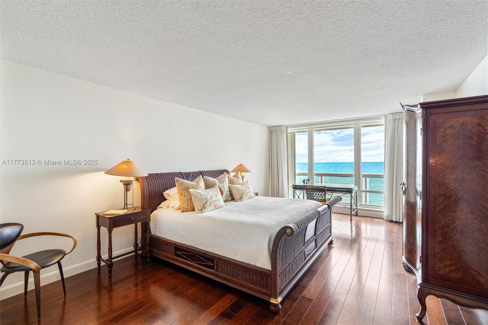 POINT OF AMERICAS - Residential