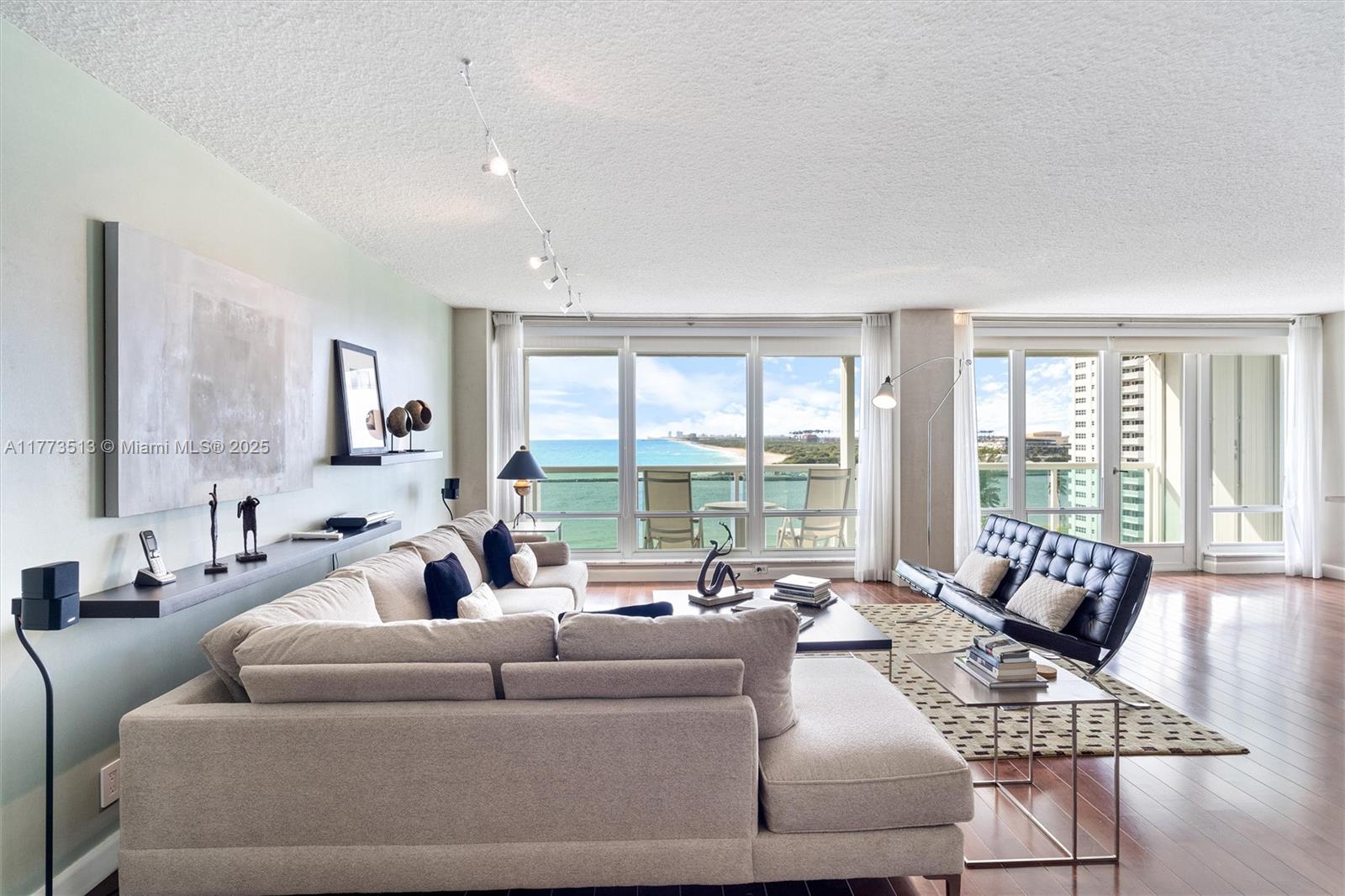 POINT OF AMERICAS - Residential