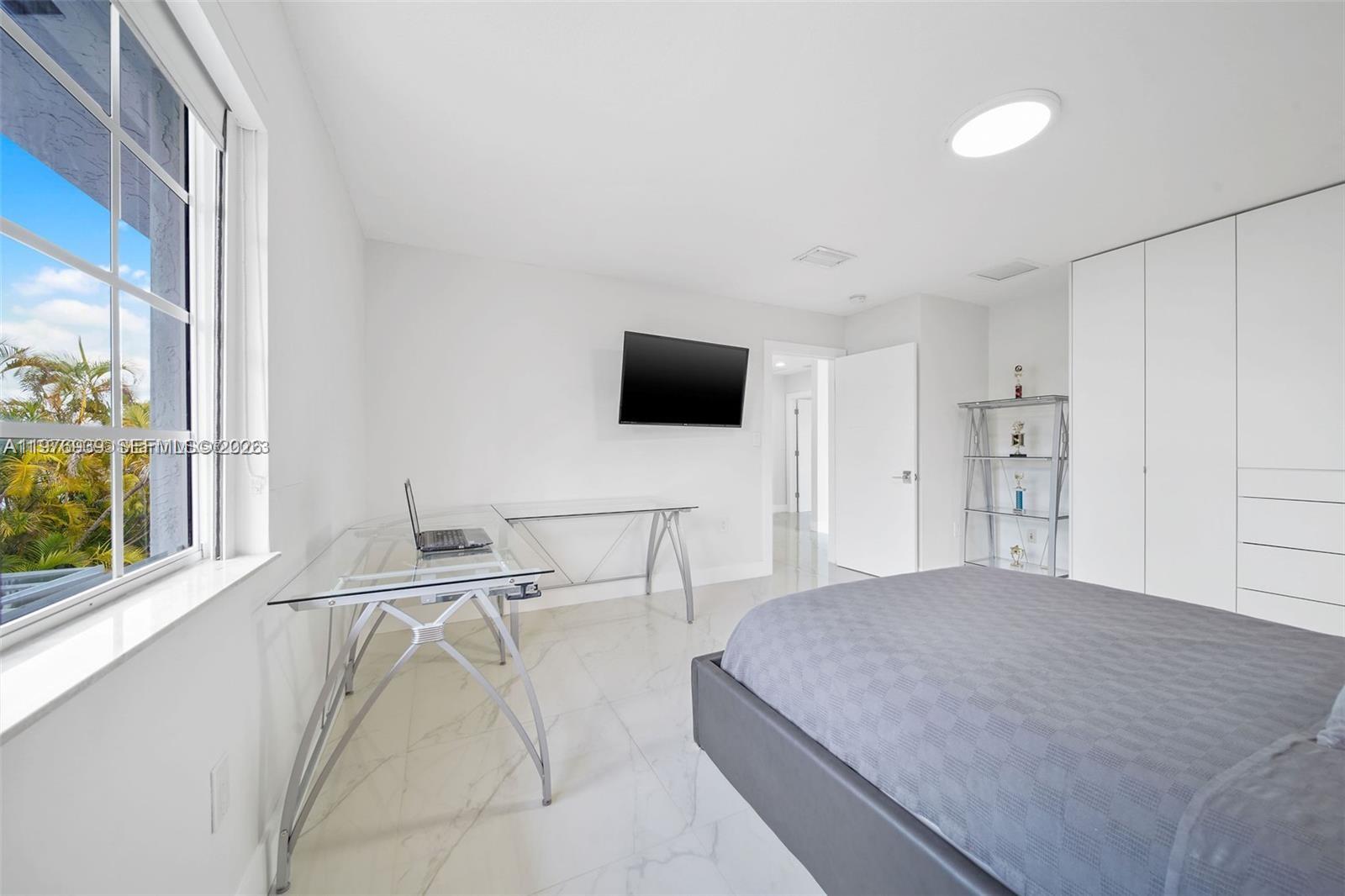 BIRD ROAD HIGHLANDS - Residential Lease