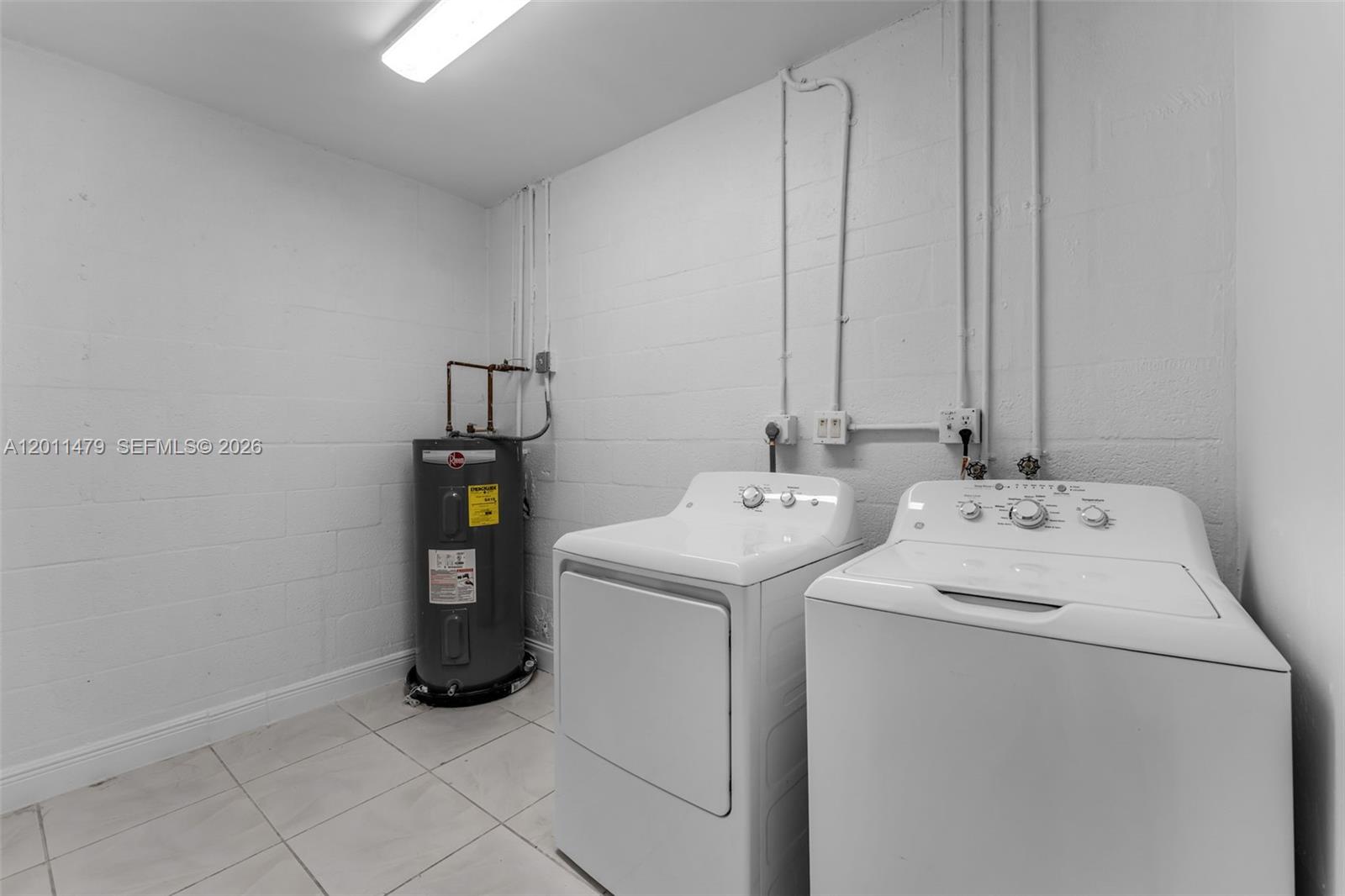 WESTWIND LAKES SEC 2 - Residential