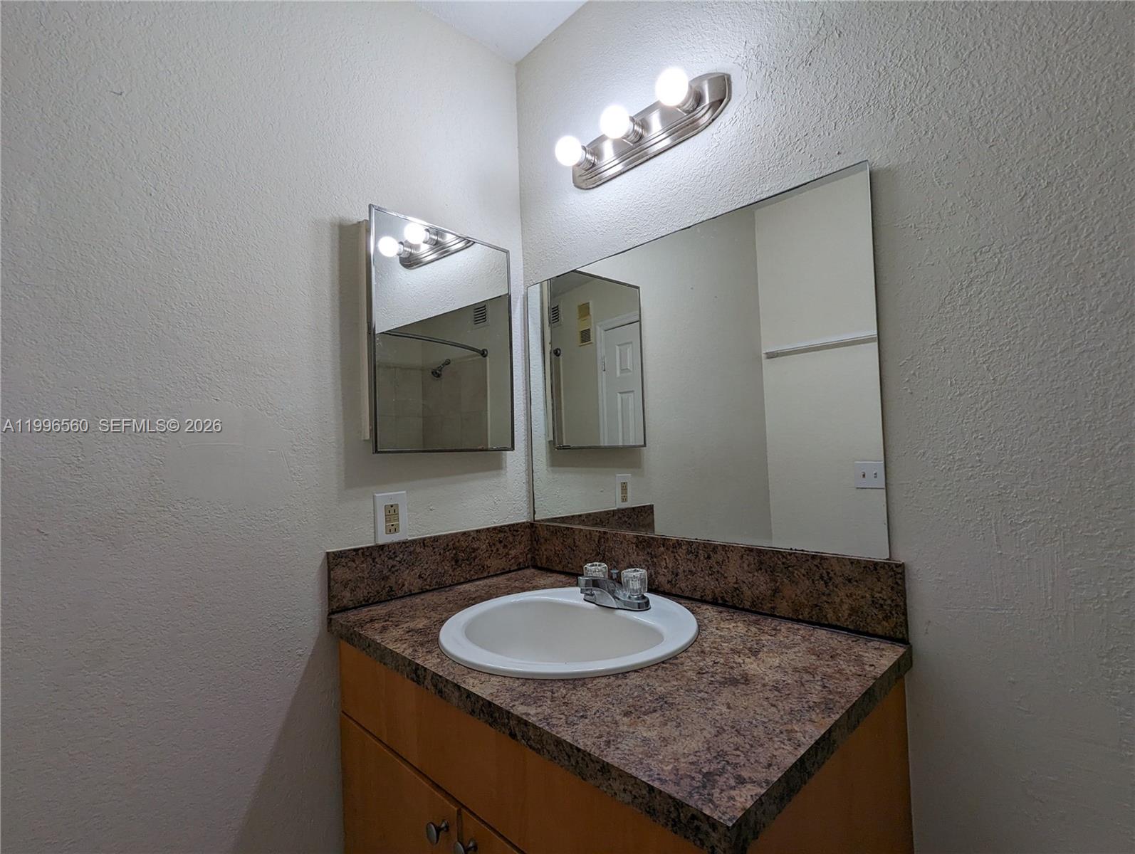 CORAL KEY CONDO - Residential Lease