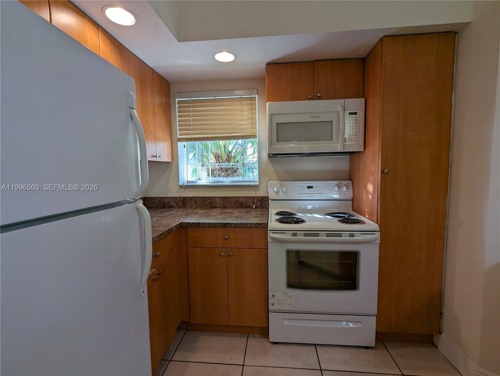 CORAL KEY CONDO - Residential Lease