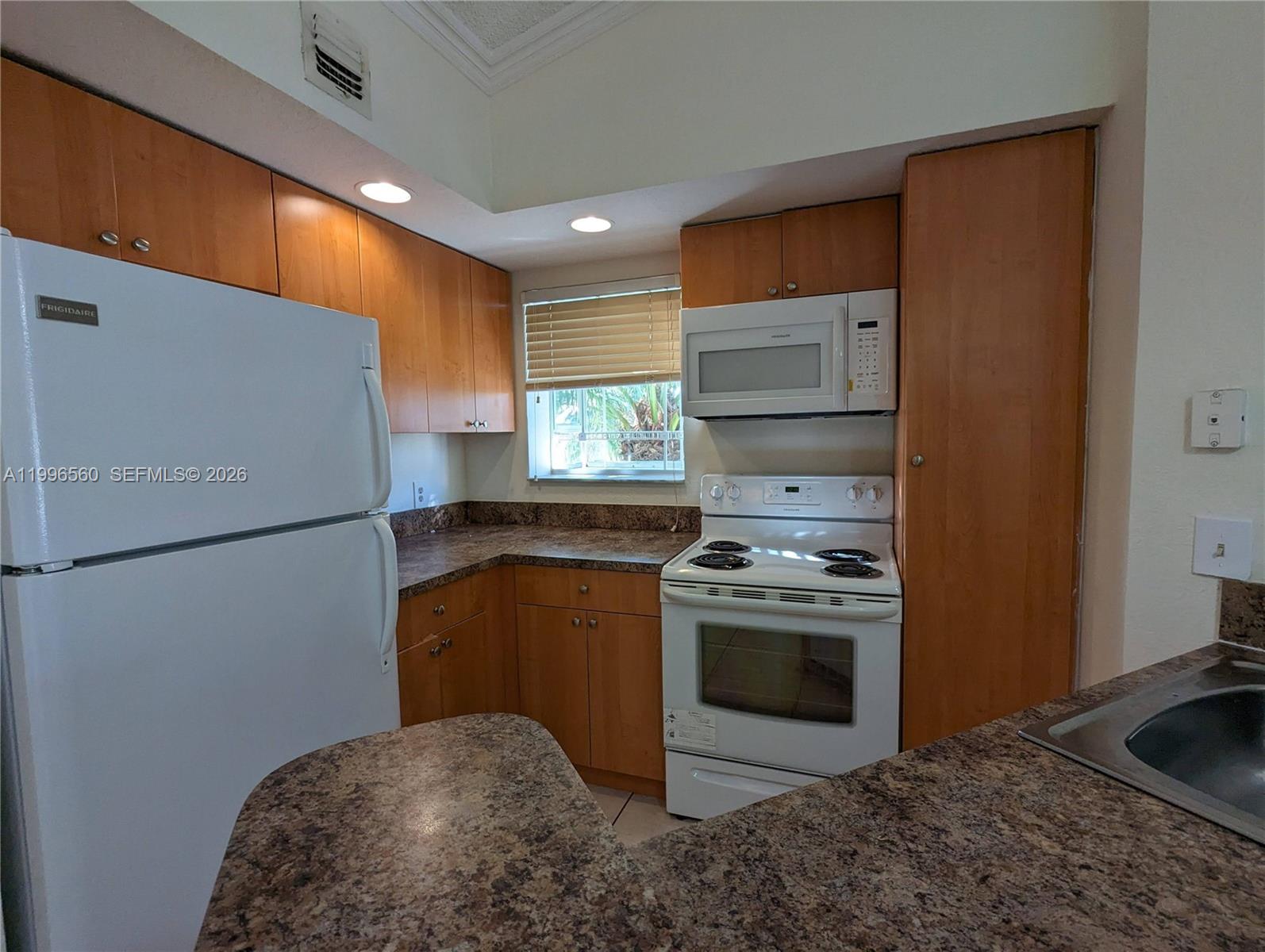 CORAL KEY CONDO - Residential Lease