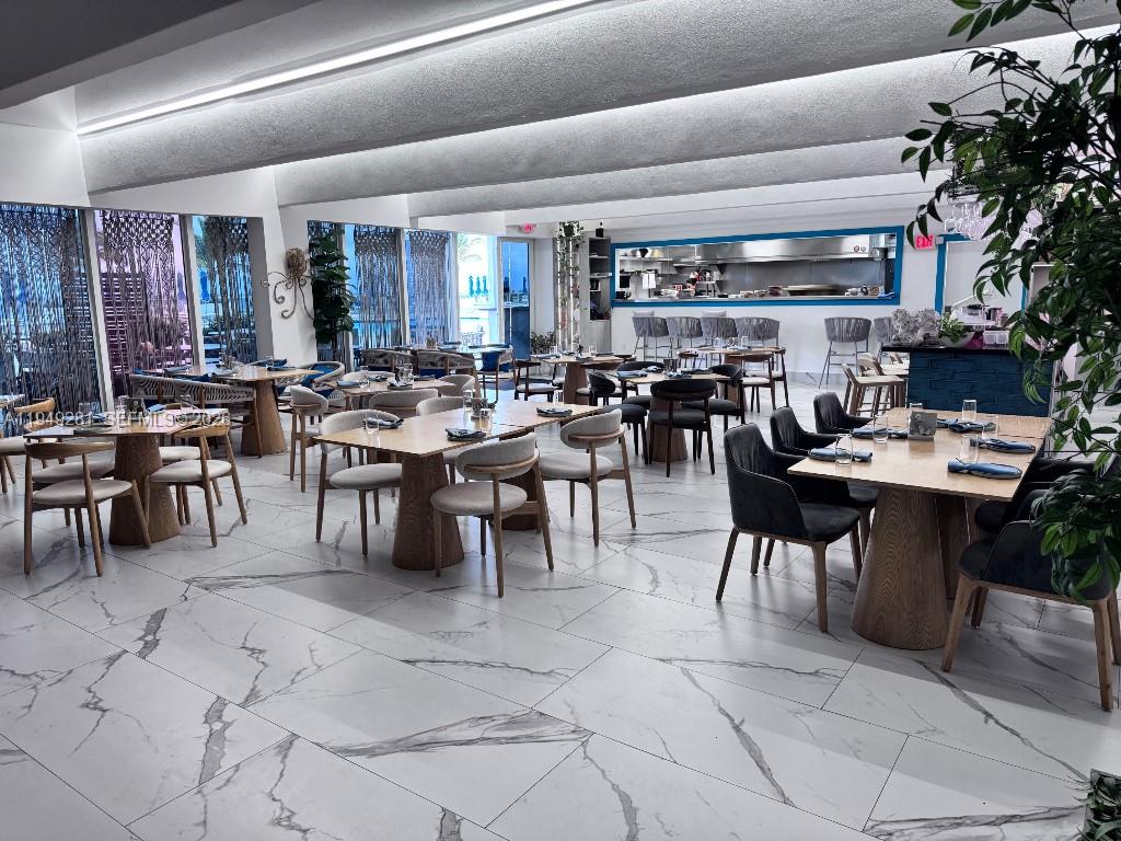 LA MER ESTATES SOUTH COND - Residential