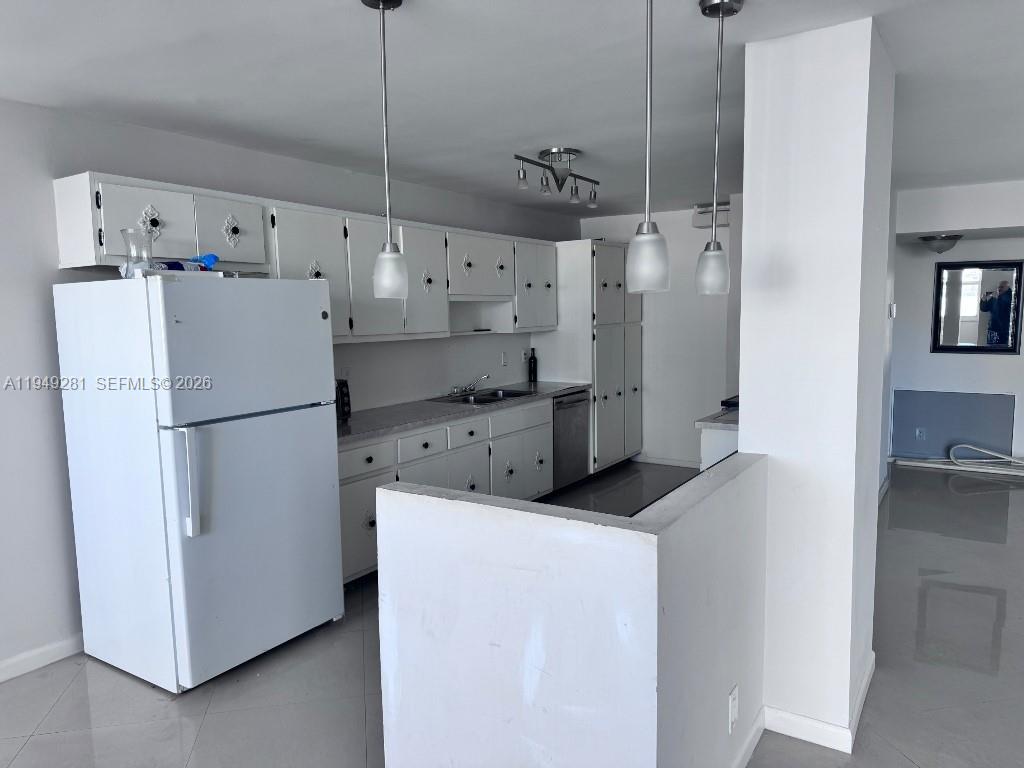 LA MER ESTATES SOUTH COND - Residential