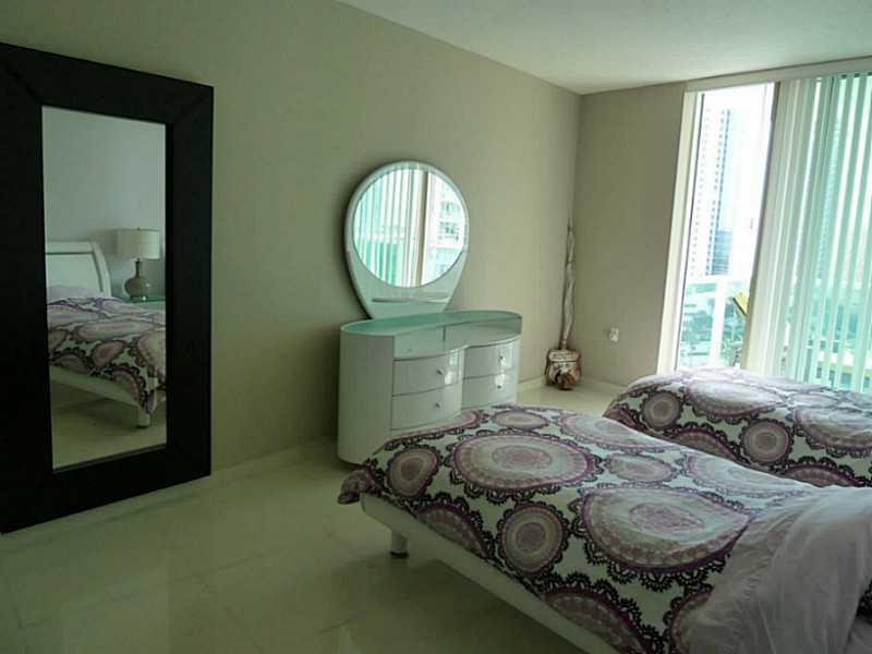 ST TROPEZ ON THE BAY II C - Residential Lease